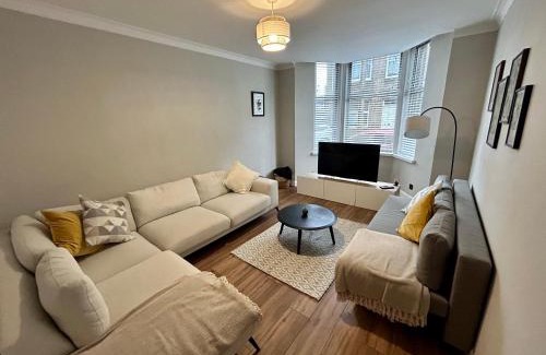 Dumbarton Apartment | Tigh Na Eilidh, near Loch Lomond