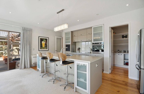 Albert Town House | Tranquil on Ribbonwood - Wanaka Holiday Home