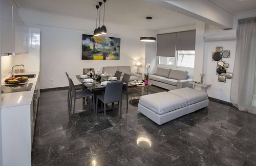 Koukaki Apartment | Unique Apartment near Acropolis by GHH