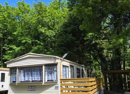 Girvan Apartment | Unique Caravan with Outdoor Space