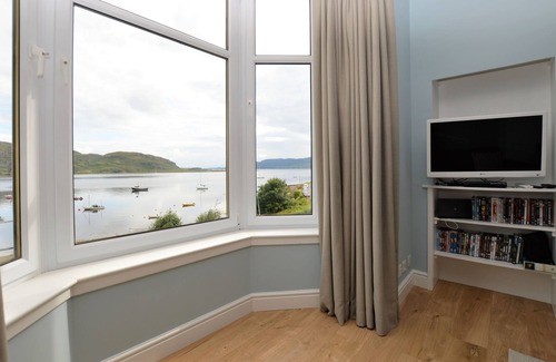 Tighnabruaich Apartment | Upper Alta Apartment - Stunning views, pet friendly, free parking.