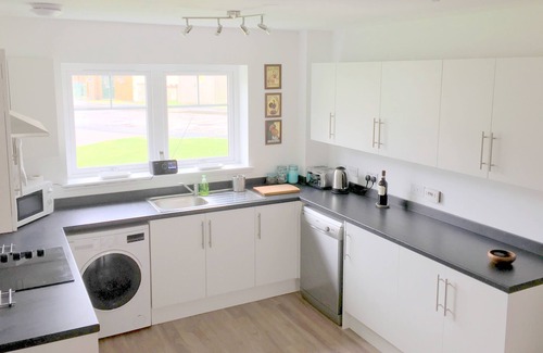 Aviemore Apartment | "Ventoux" - modern 80sq/m Apartment near amenities