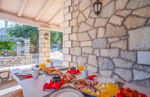 Termenades Villa | Villa ∙ 2 bedrooms ∙ 4 guests