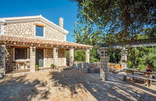 Termenades Villa | Villa ∙ 2 bedrooms ∙ 4 guests