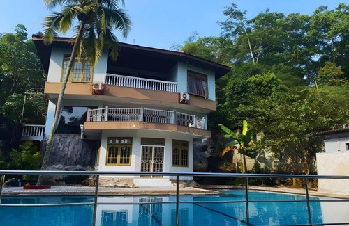 Megamendung Villa | Villa ∙ 4 bedrooms ∙ 30 guests