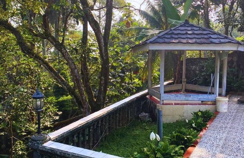 Megamendung Villa | Villa ∙ 4 bedrooms ∙ 30 guests
