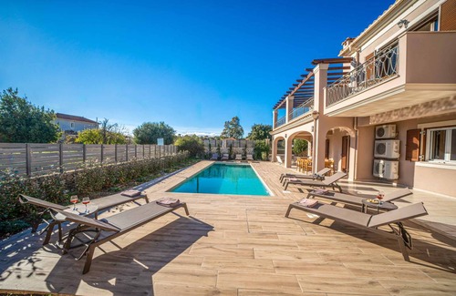 Thiramonas Villa | Villa ∙ 5 bedrooms ∙ 10 guests