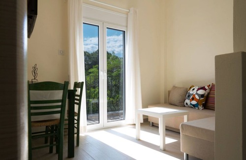 Kolios House | Villa Albanis