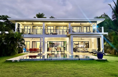 Potrero Villa | Villa Cristie | 7-Bedroom, 8 Bath Beachfront Villa in Playa Potrero, Costa Rica