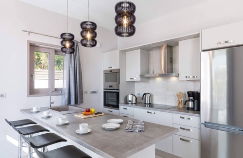 Argostoli Town Villa | Villa Effi Lourdata
