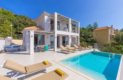 Argostoli Town Villa | Villa Effi Lourdata