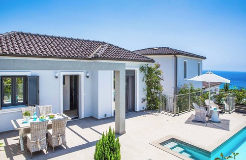 Leivathos Villa | Villa Indikon - One Bedroom Villa, Sleeps 2