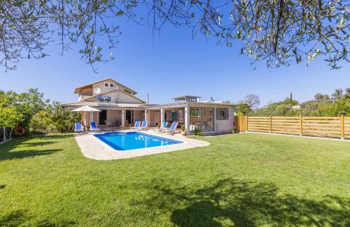 Roda Villa | Villa Marilisa by Villa Plus