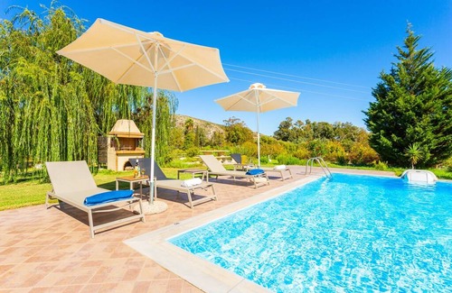 Kateleios Villa | Villa Melissa: Large Private Pool, Walk to Beach, Sea Views, A/C, WiFi
