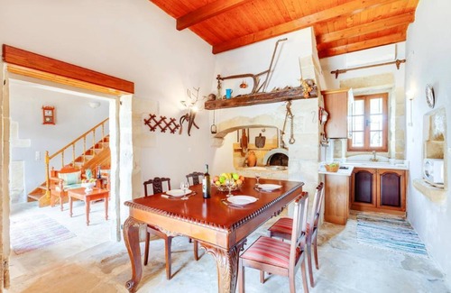 Gavalochori House | Villa Vereniki with Heated Pool