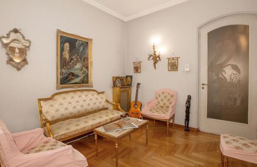 Athens City Centre House | Vintage apartment KOLONAKI