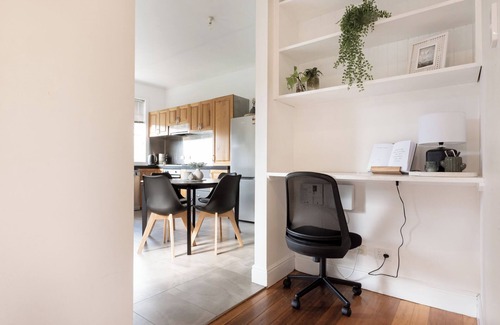 South Launceston House | Walter Cottage: As Cosy as it is Convenient