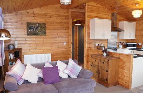 Kinross House | Wonderful private villa for 4 guests with WIFI, TV, balcony and pets allowed