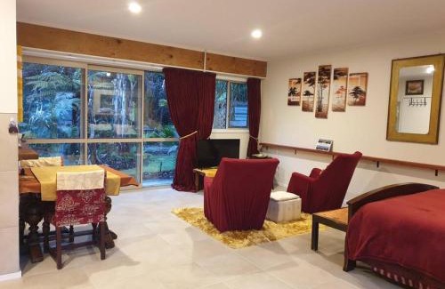 Whanganui Apartment | Your stay starts with dinner in our home