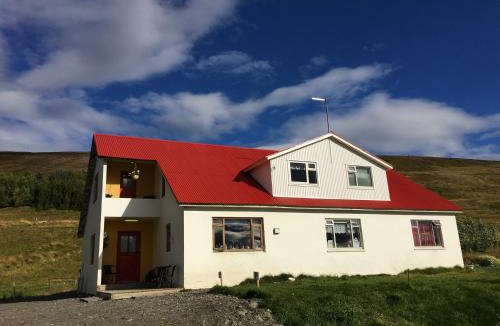 Adaldalur House | Öndólfsstaðir Farm B&B