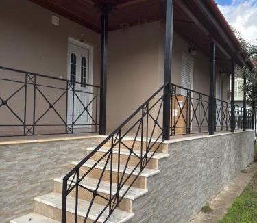 Karditsa Apartment | Άνετη Κατοικία για Απόδραση στη Λίμνη Πλαστήρα