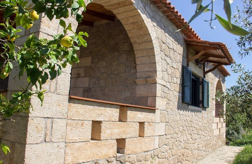 Lefktron Cottage | παραδοσιακό εξοχικό σπίτι που βρίσκεται στην ηρεμία του ελαιώνα