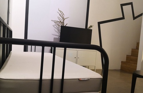 Bangsar Apartment | 1-4pax Loft unit link bridge to LRT near KL Sentral/Mid Valley/Bangsar靠近吉隆坡市中心