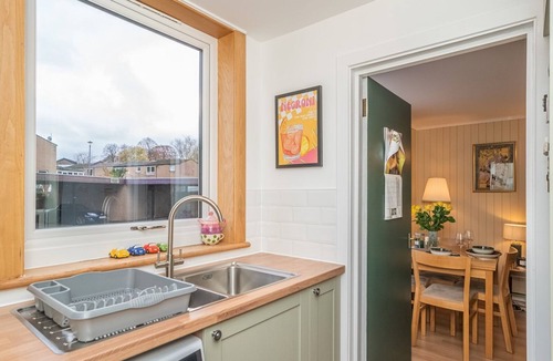 Cramond Bridge Apartment | 1 Bedroom Beachside Apartment Edinburgh | Pass the Keys