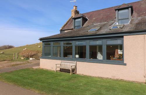 Dunbar House | 1 Deuchrie Cottages