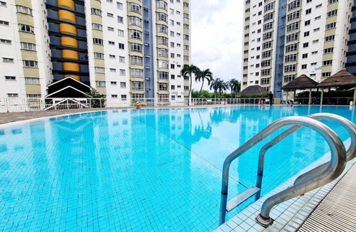 Taman Sri Endah House | 100 m² House ∙ 3 bedrooms ∙ 9 guests