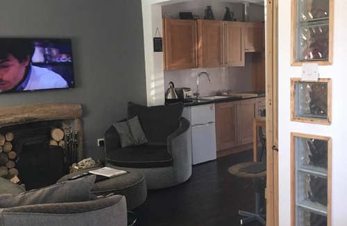 Girvan House | 100 m² House ∙ 3 bedrooms ∙ 6 guests