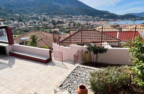 Vathy House | 100 m² House ∙ 3 bedrooms ∙ 6 guests