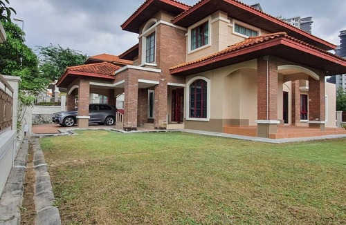 Ara Damansara House | 1000 m² Bungalow ∙ 5 bedrooms ∙ 14 guests