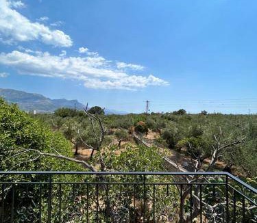 Stoupa Apartment | 105 m² Apartment ∙ 3 bedrooms ∙ 5 guests