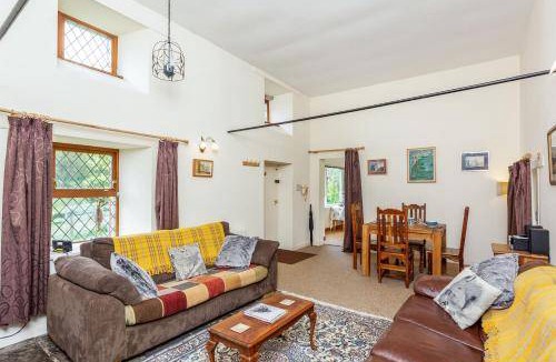 Beauly House | 105 m² House ∙ 2 bedrooms ∙ 3 guests
