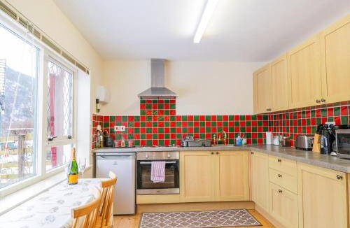 Beauly House | 105 m² House ∙ 2 bedrooms ∙ 3 guests