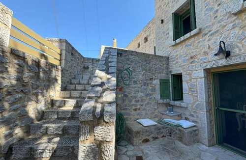 East Mani House | 105 m² House ∙ 3 bedrooms ∙ 7 guests