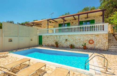 Paxos Villa | 109 m² Villa ∙ 3 bedrooms ∙ 7 guests
