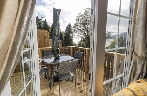 Cove Cottage | 11 MANSION VIEW, pet friendly, with a garden in Kilcreggan