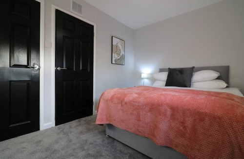 Holytown Apartment | 110 m² Apartment ∙ 3 bedrooms ∙ 6 guests