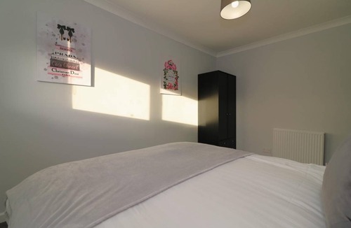Holytown Apartment | 110 m² Apartment ∙ 3 bedrooms ∙ 6 guests