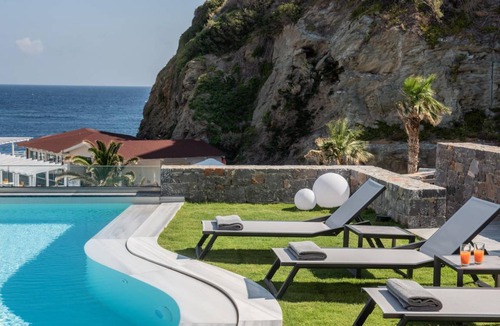 Agia Pelagia Villa | 1120 m² Villa ∙ 17 bedrooms ∙ 34 guests