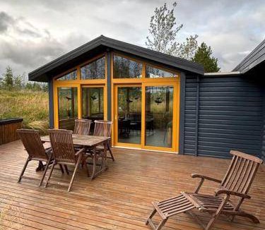 Laugarvatn Ski Chalet | 115 m² Chalet ∙ 3 bedrooms ∙ 8 guests