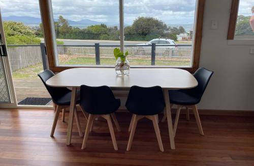 Bicheno House | 115 m² House ∙ 3 bedrooms ∙ 6 guests