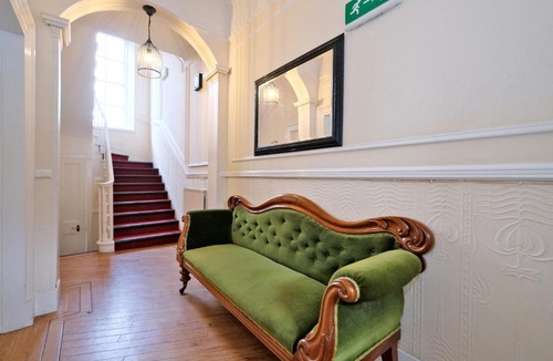 Central Aberdeen Apartment | 116 Guest House