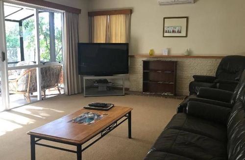 Tahunanui Hotel | 117 m² Motel ∙ 3 bedrooms ∙ 10 guests