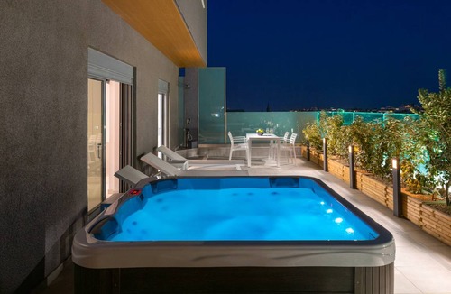 Petaloudes Apartment | 120 m² Apartment ∙ 3 bedrooms ∙ 8 guests