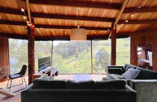 Ridgeway House | 120 m² House ∙ 2 bedrooms ∙ 4 guests