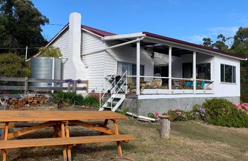 Simpsons Bay House | 120 m² House ∙ 3 bedrooms ∙ 5 guests