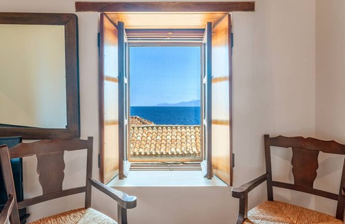Monemvasia House | 120 m² House ∙ 3 bedrooms ∙ 6 guests